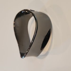 Express cuff bracelet